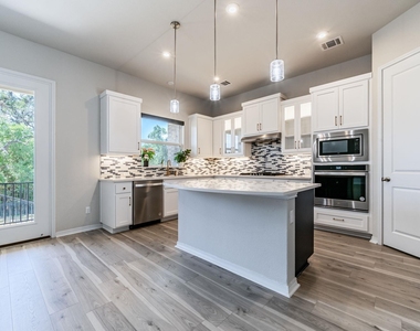 439 Painted Creek Way - Photo Thumbnail 3