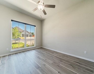 439 Painted Creek Way - Photo Thumbnail 18