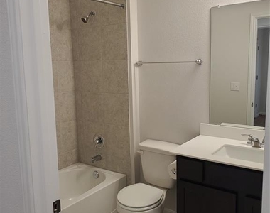 6404 Gunflint Dr - Photo Thumbnail 6