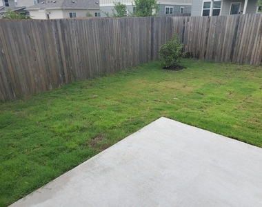 6404 Gunflint Dr - Photo Thumbnail 18