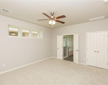 612 Palmilla St - Photo Thumbnail 6