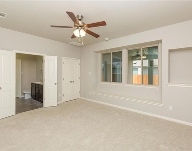 612 Palmilla St - Photo Thumbnail 5