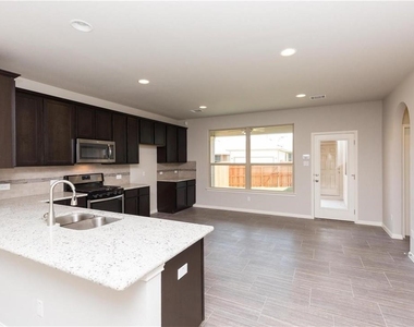 612 Palmilla St - Photo Thumbnail 1