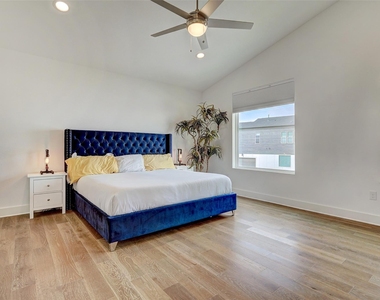 6317 Toscana Ave - Photo Thumbnail 13