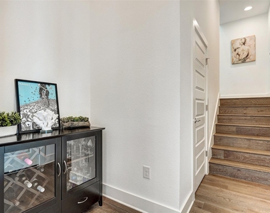 6317 Toscana Ave - Photo Thumbnail 11