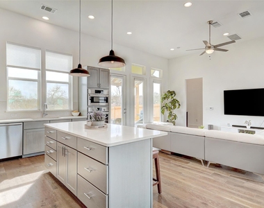 6317 Toscana Ave - Photo Thumbnail 10