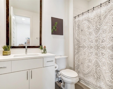 6317 Toscana Ave - Photo Thumbnail 26
