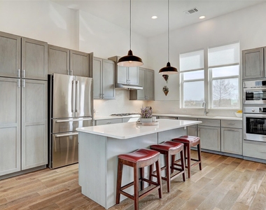 6317 Toscana Ave - Photo Thumbnail 7