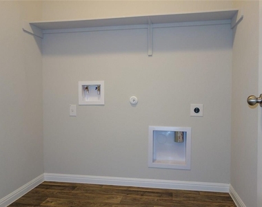 632 Independence Ave - Photo Thumbnail 22