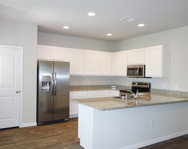 632 Independence Ave - Photo Thumbnail 3
