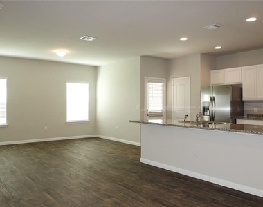 632 Independence Ave - Photo Thumbnail 1