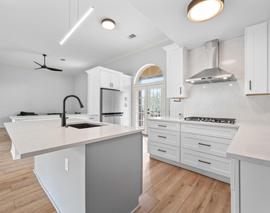 140 Barton Ranch Cir - Photo Thumbnail 15