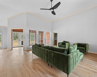140 Barton Ranch Cir - Photo Thumbnail 8
