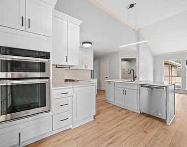 140 Barton Ranch Cir - Photo Thumbnail 14