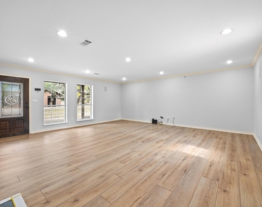 140 Barton Ranch Cir - Photo Thumbnail 17