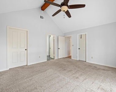 140 Barton Ranch Cir - Photo Thumbnail 19
