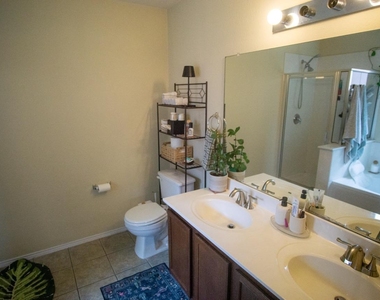 5209 English Glade Dr - Photo Thumbnail 12