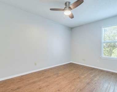 1110 Hyridge St - Photo Thumbnail 10