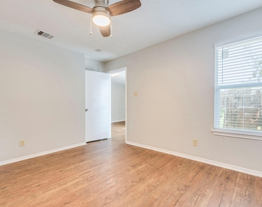 1110 Hyridge St - Photo Thumbnail 8
