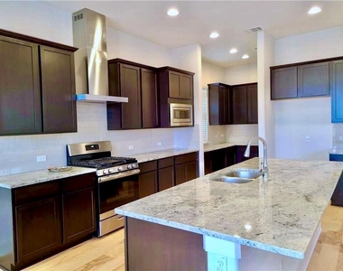 1265 Summerbrooke Cir - Photo Thumbnail 4