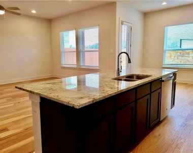 1265 Summerbrooke Cir - Photo Thumbnail 13