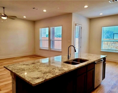 1265 Summerbrooke Cir - Photo Thumbnail 17