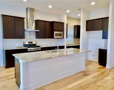 1265 Summerbrooke Cir - Photo Thumbnail 8