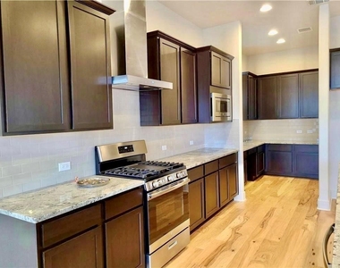 1265 Summerbrooke Cir - Photo Thumbnail 7