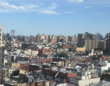 11th street and 2nd avenue - Photo Thumbnail 9