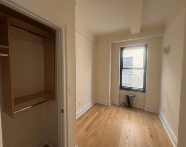 11th street and 2nd avenue - Photo Thumbnail 7