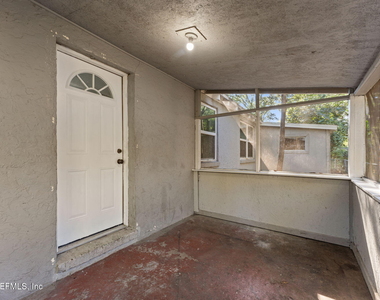 4044 Hunter Circle - Photo Thumbnail 3