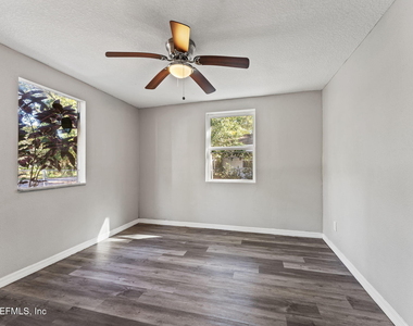 4044 Hunter Circle - Photo Thumbnail 8