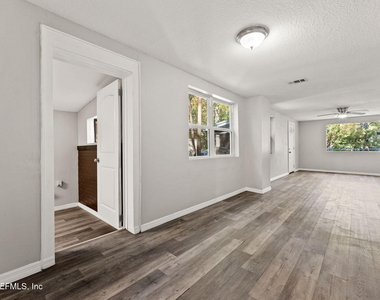 4044 Hunter Circle - Photo Thumbnail 7