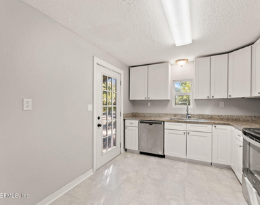 4044 Hunter Circle - Photo Thumbnail 10