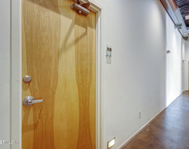 1050 Hendricks Avenue - Photo Thumbnail 4