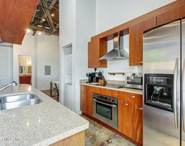 1050 Hendricks Avenue - Photo Thumbnail 15