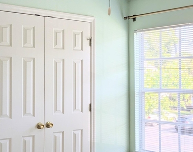 12311 Kensington Lakes Drive - Photo Thumbnail 7