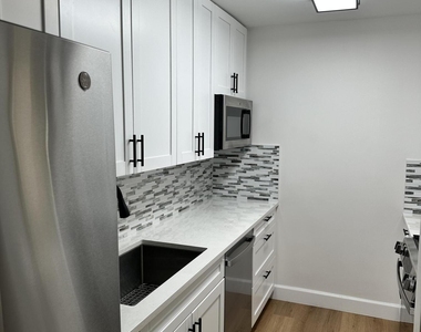 901 Ocean Boulevard - Photo Thumbnail 2