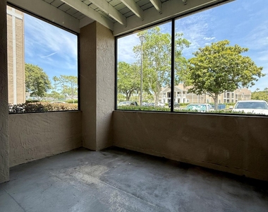 800 Boardwalk Drive - Photo Thumbnail 8
