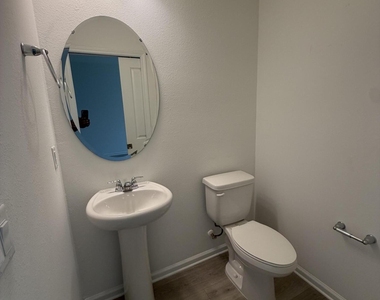 594 Cherry Elm Drive - Photo Thumbnail 7