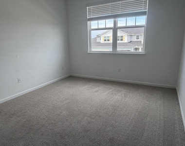 594 Cherry Elm Drive - Photo Thumbnail 14