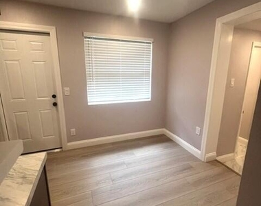 9206 Greenleaf Road - Photo Thumbnail 4