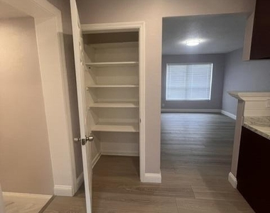 9206 Greenleaf Road - Photo Thumbnail 5