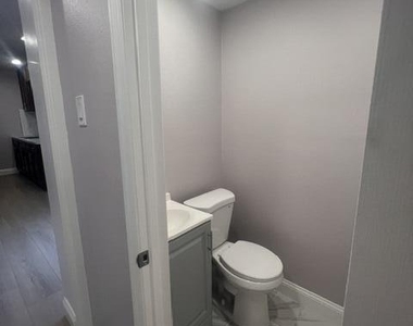 9206 Greenleaf Road - Photo Thumbnail 15
