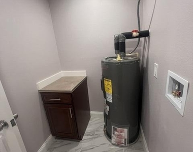 9206 Greenleaf Road - Photo Thumbnail 17