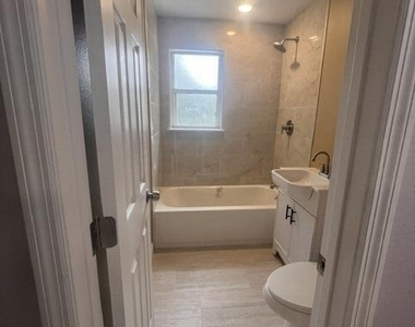 9206 Greenleaf Road - Photo Thumbnail 10