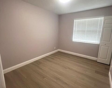9206 Greenleaf Road - Photo Thumbnail 13
