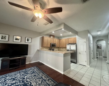 13497 Sunstone Street - Photo Thumbnail 6