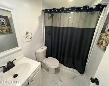 822 E 60th Street - Photo Thumbnail 7