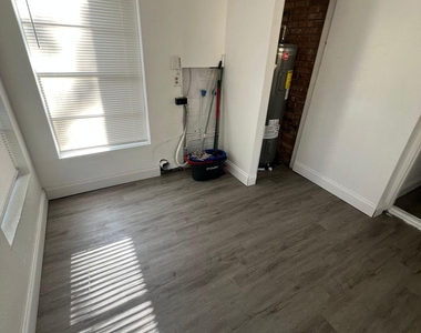 822 E 60th Street - Photo Thumbnail 19
